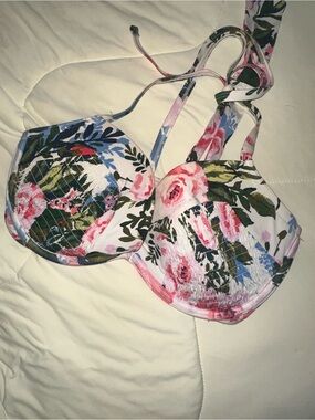 Time & Tru floral bathing suit top size medium